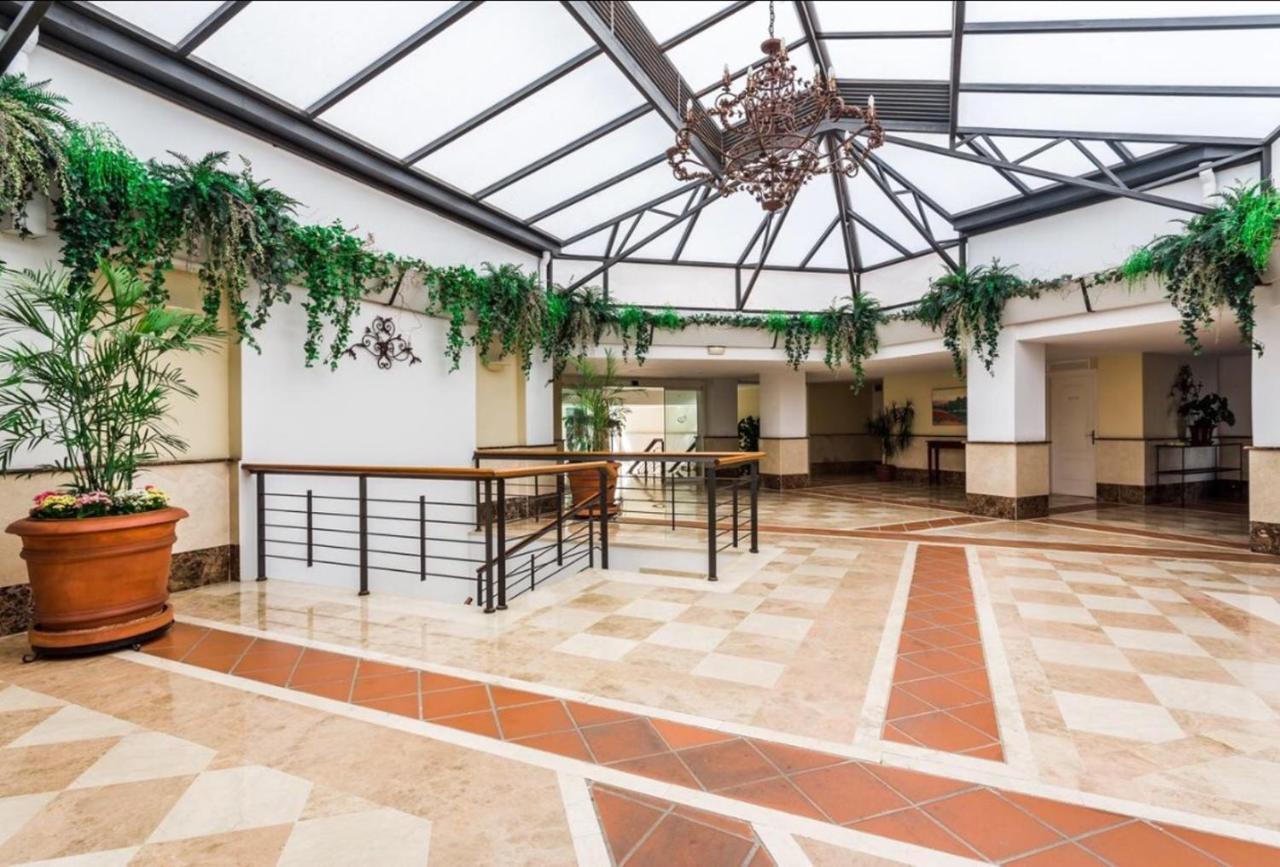 Appartamento Terrazas De Banus Marbella Esterno foto